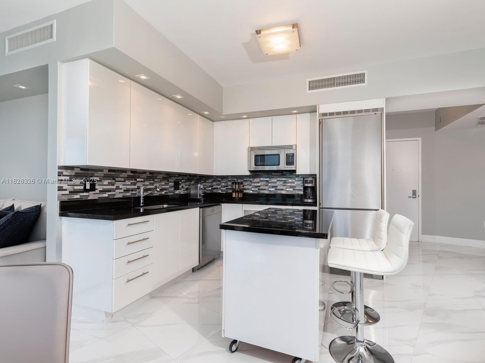 92 SW 3rd St # 3901, Miami FL 33130 — 4
