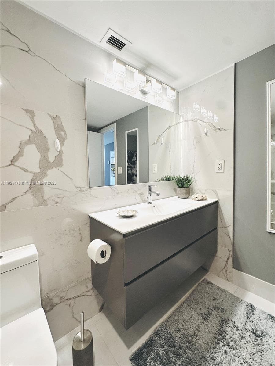 19390 Collins Ave # 911, Sunny Isles Beach FL 33160 — 23