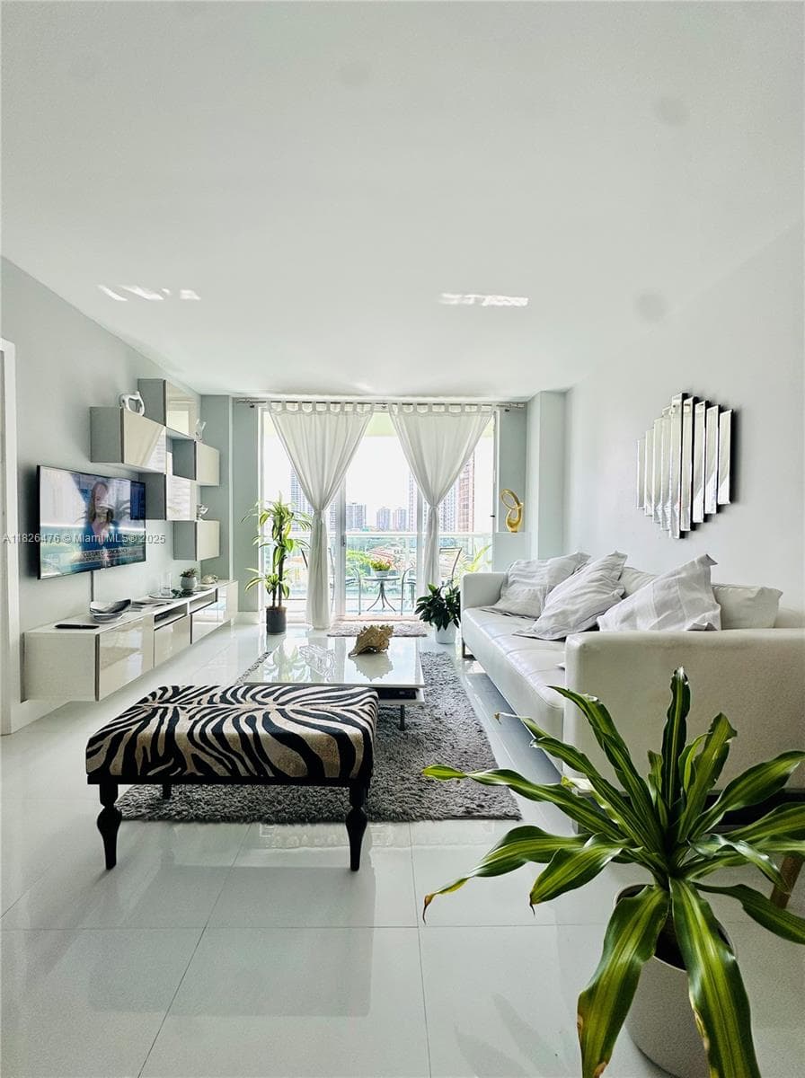 19390 Collins Ave # 911, Sunny Isles Beach FL 33160 — 1