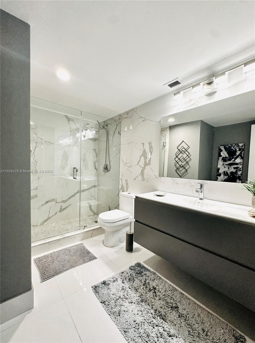 19390 Collins Ave # 911, Sunny Isles Beach FL 33160 — 24