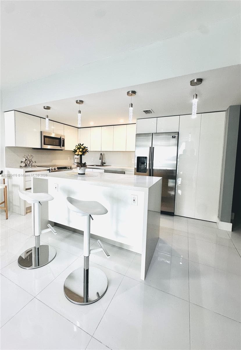 19390 Collins Ave # 911, Sunny Isles Beach FL 33160 — 18