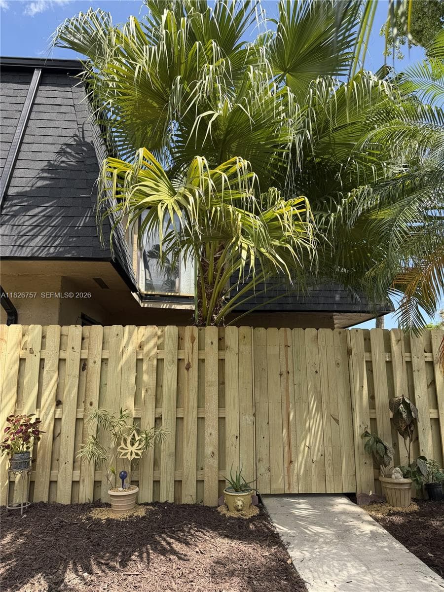 14260 SW 94th Cir Ln # 104, Miami FL 33186 — 2