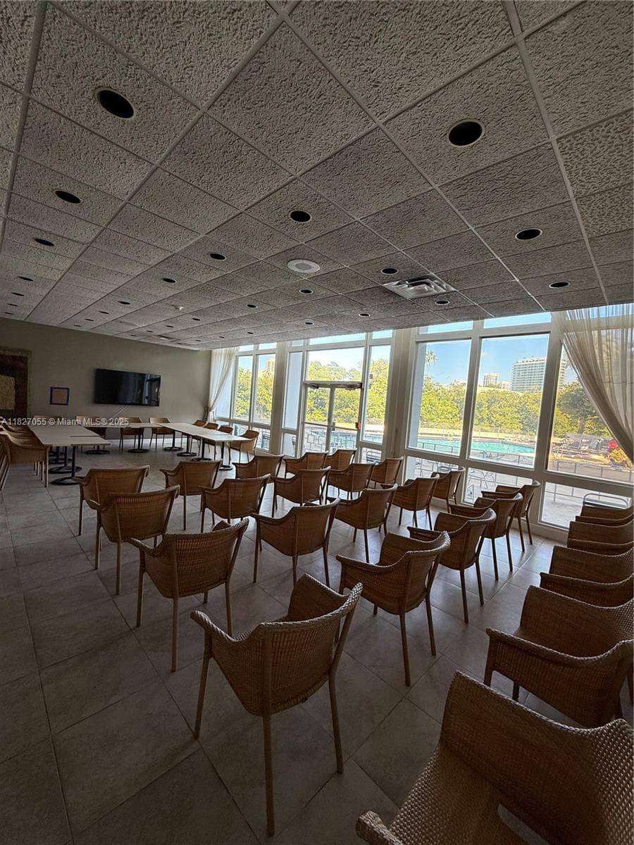 7441 Wayne Ave # 10E, Miami Beach FL 33141 — 17