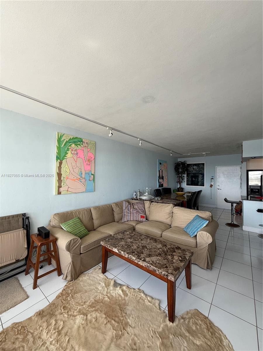 7441 Wayne Ave # 10E, Miami Beach FL 33141 — 5