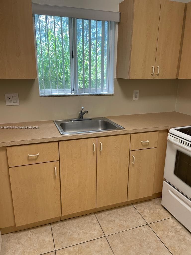 1270 SE 31st Ct # 35, Homestead FL 33035 — 10