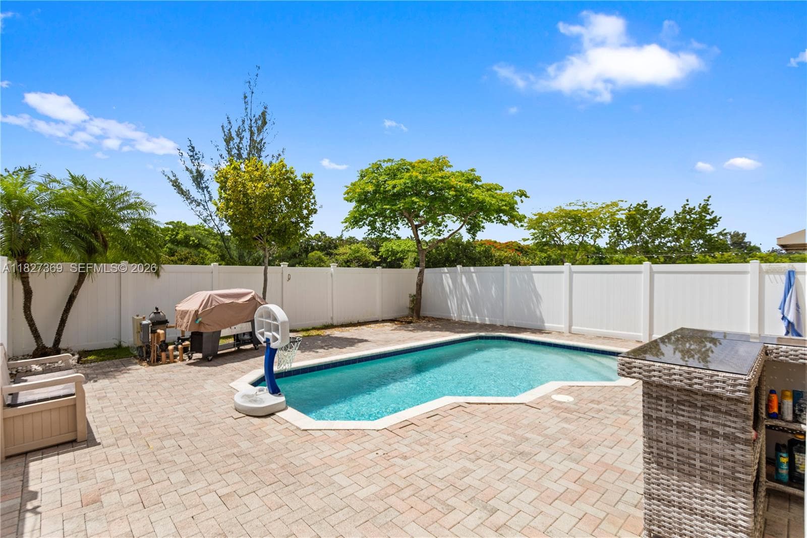 878 NE 191st St, Miami FL 33179 — 45