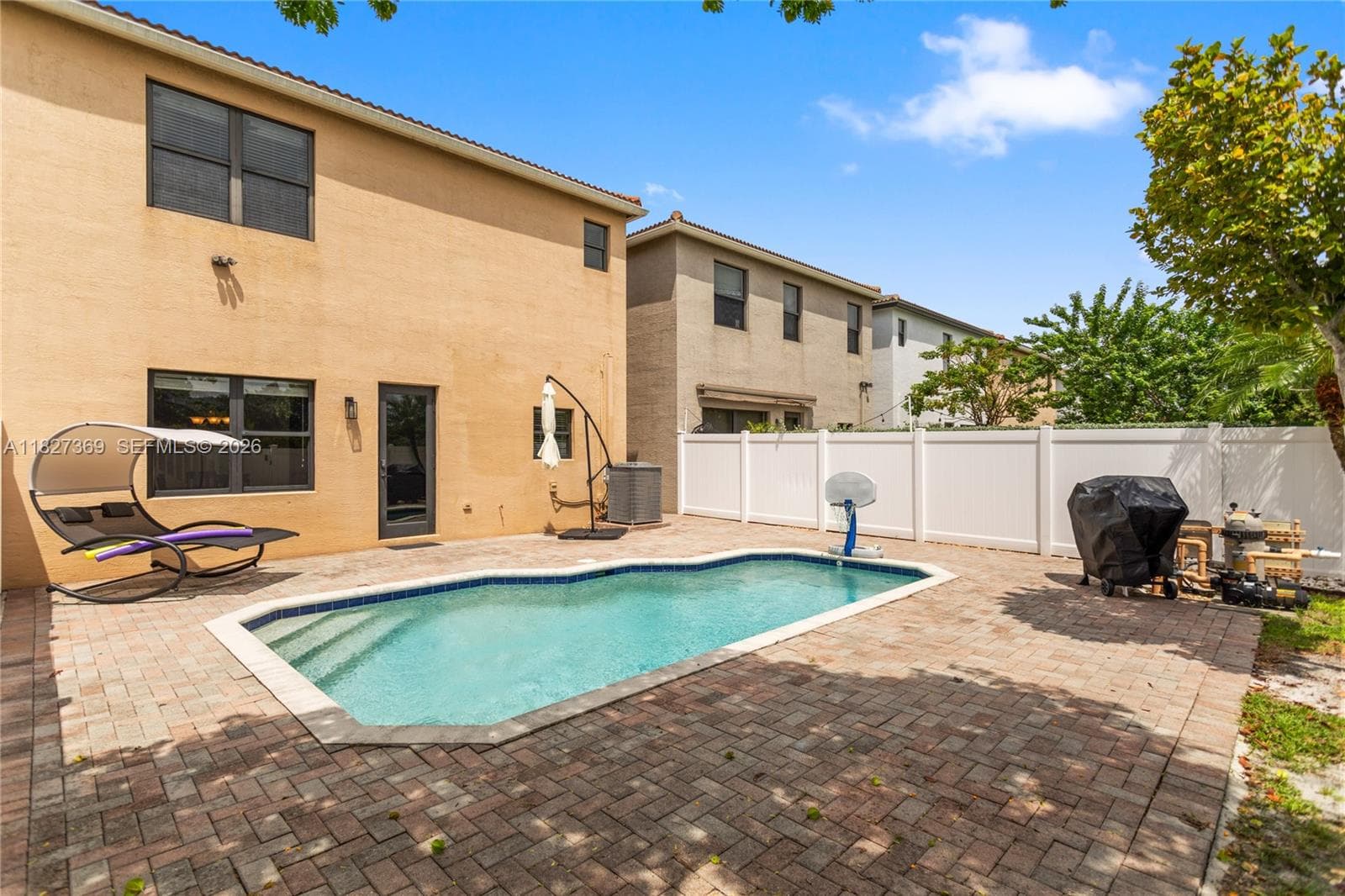 878 NE 191st St, Miami FL 33179 — 44