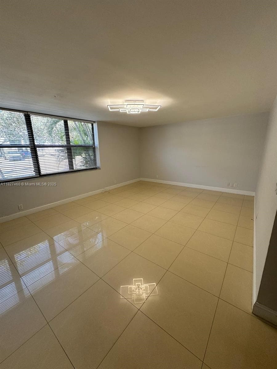 20401 NE 30th Ave # 8, Aventura FL 33180 — 8
