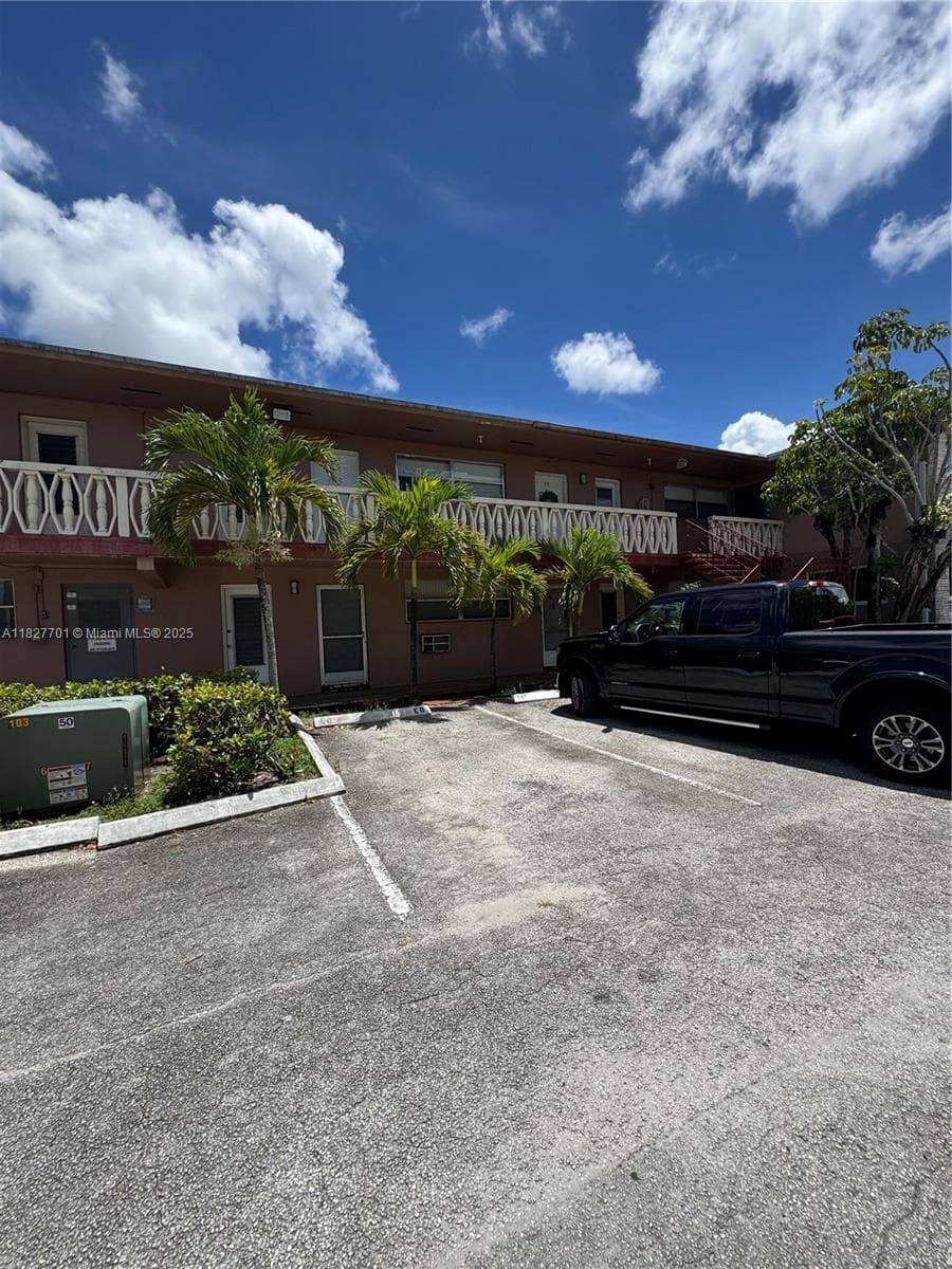 270 NE 191st St # 108, Miami FL 33179 — 1