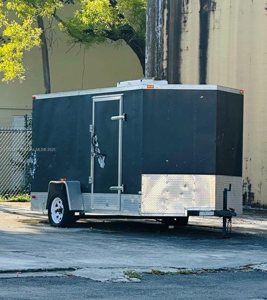 Miami, FL — 16
