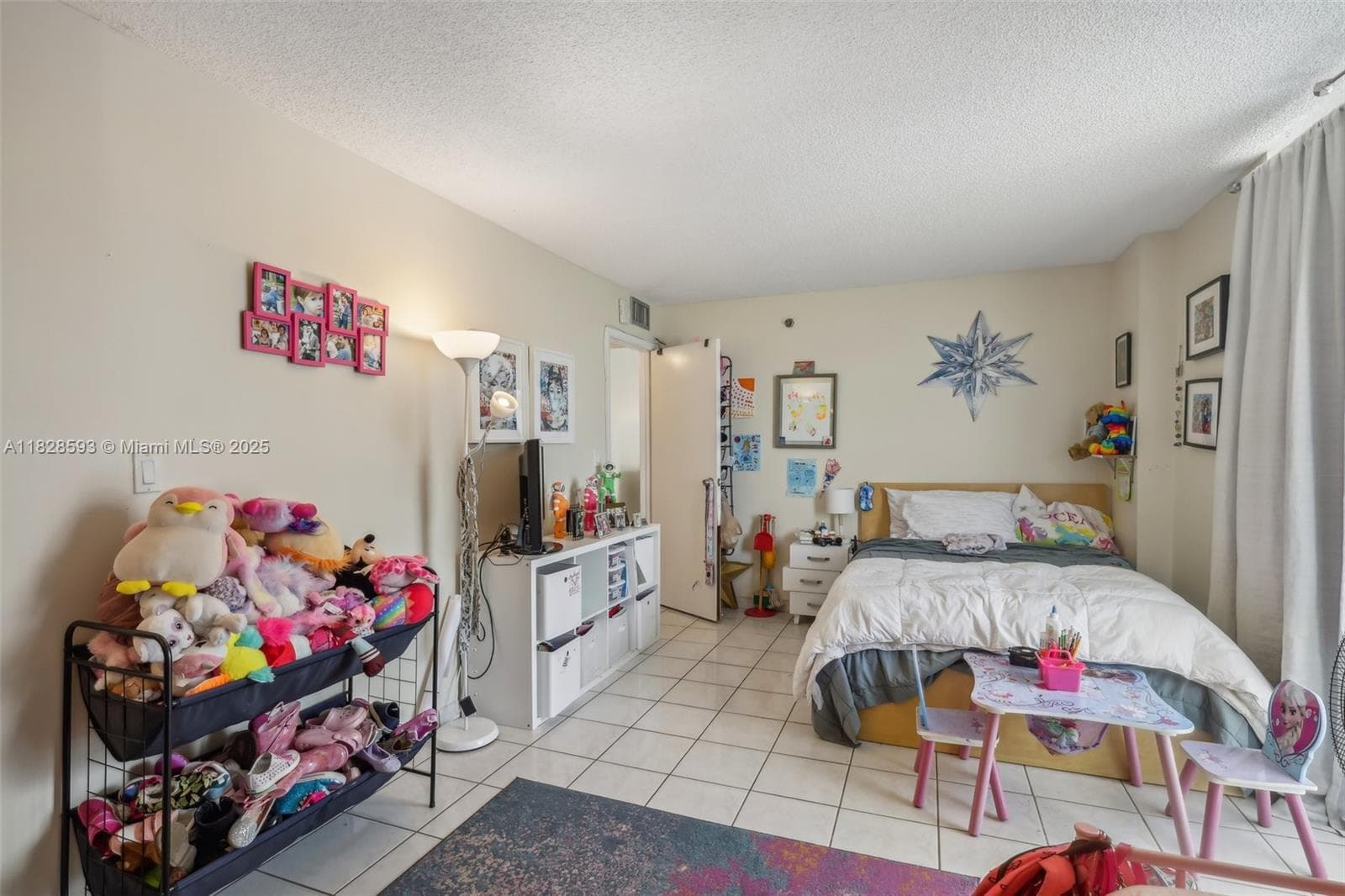 2401 Collins Ave # 1612, Miami Beach FL 33140 — 11