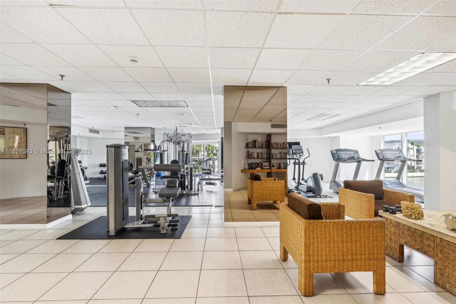 2401 Collins Ave # 1612, Miami Beach FL 33140 — 31