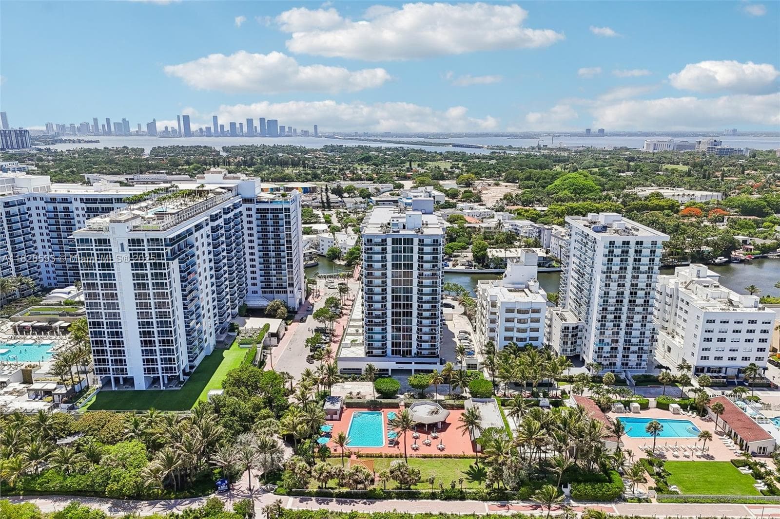 2401 Collins Ave # 1612, Miami Beach FL 33140 — 29