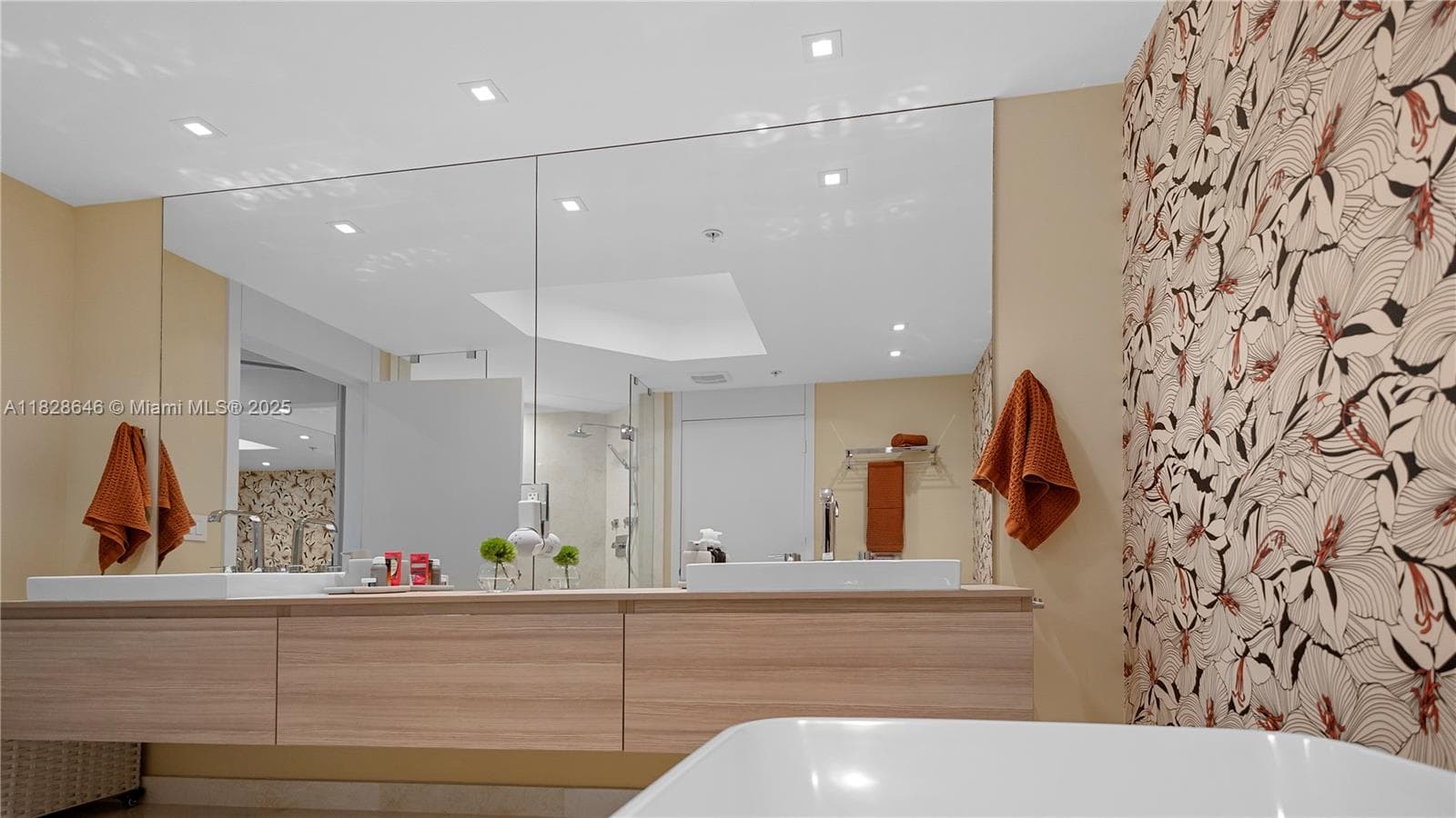 17301 Biscayne Blvd # 2102, North Miami Beach FL 33160 — 20