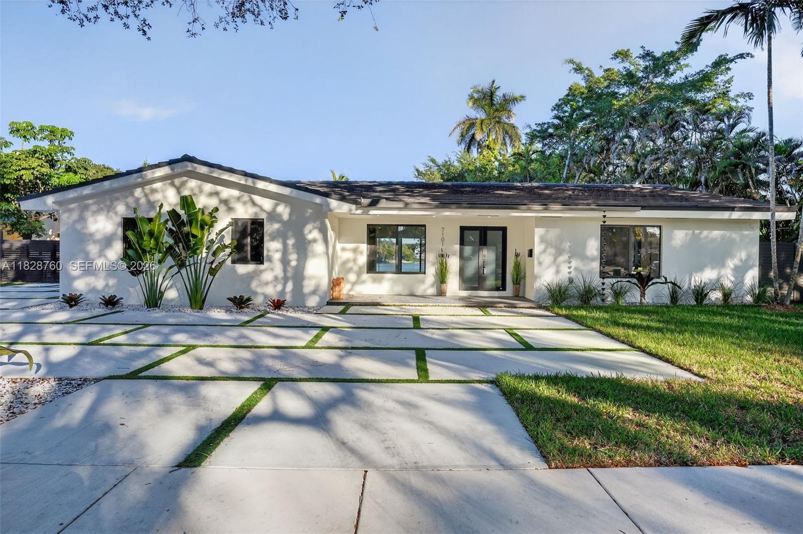 7101 E Troon Cir, Miami Lakes FL 33014 — 2