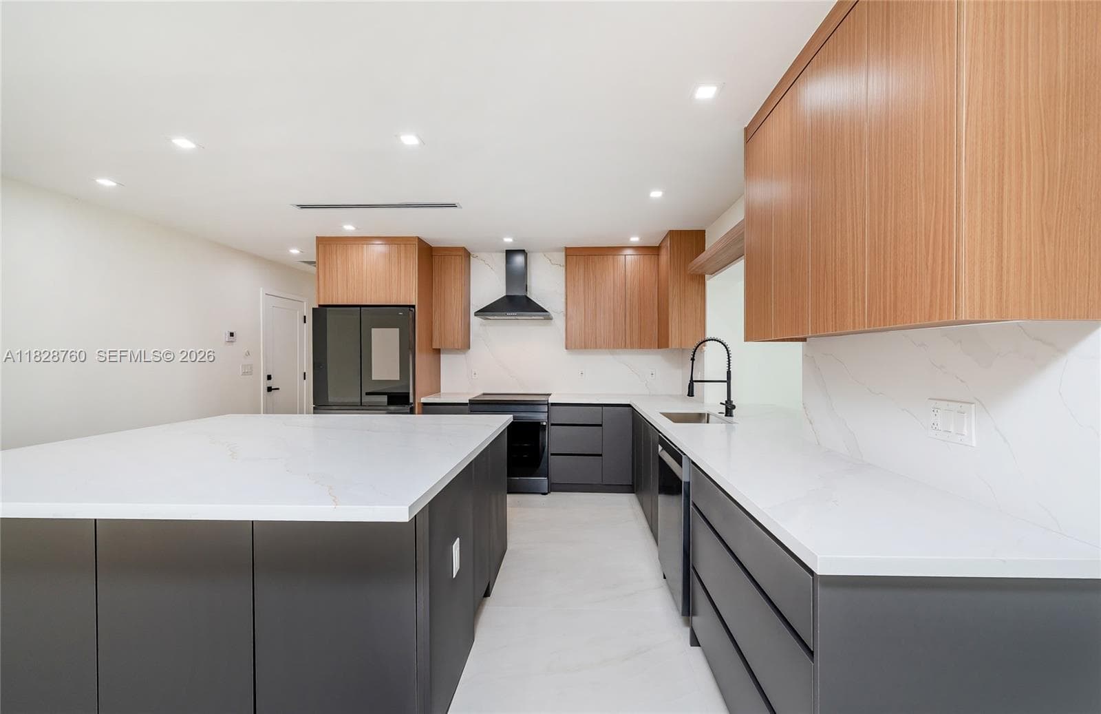 7101 E Troon Cir, Miami Lakes FL 33014 — 12
