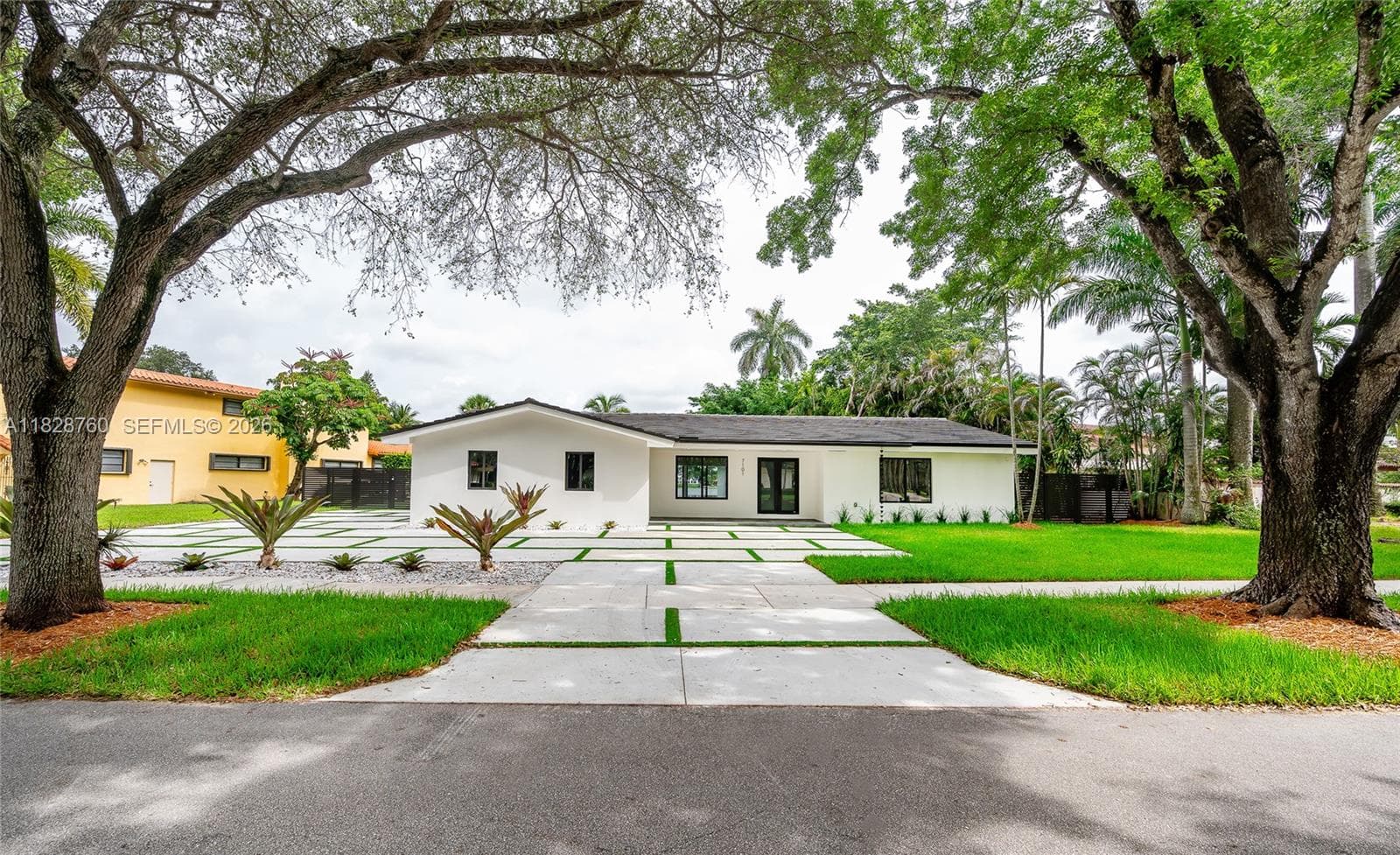 7101 E Troon Cir, Miami Lakes FL 33014 — 1