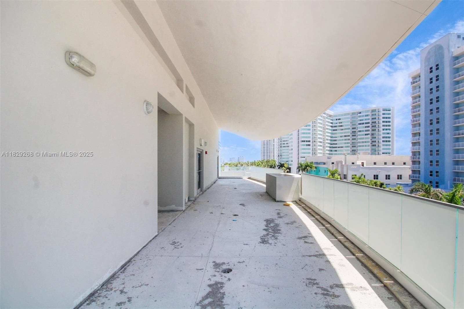 6930 Collins Ave, Miami Beach FL 33141 — 11
