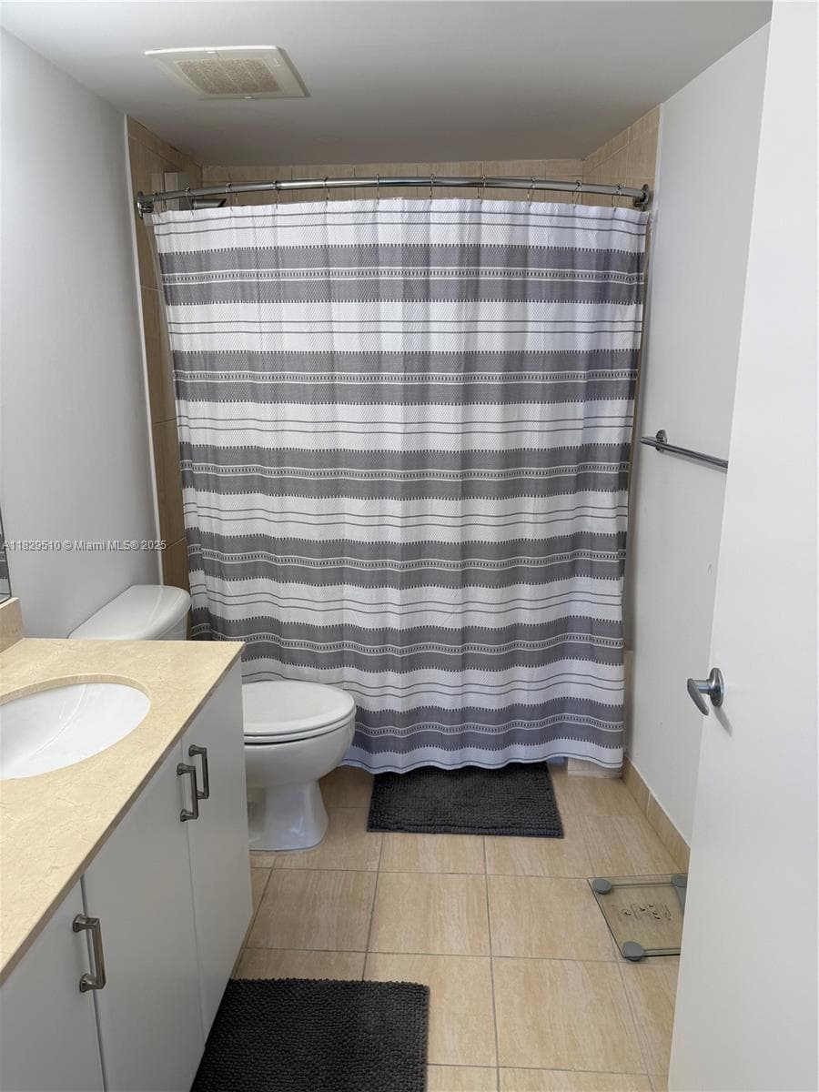 1750 N Bayshore Dr # 5114, Miami FL 33132 — 23