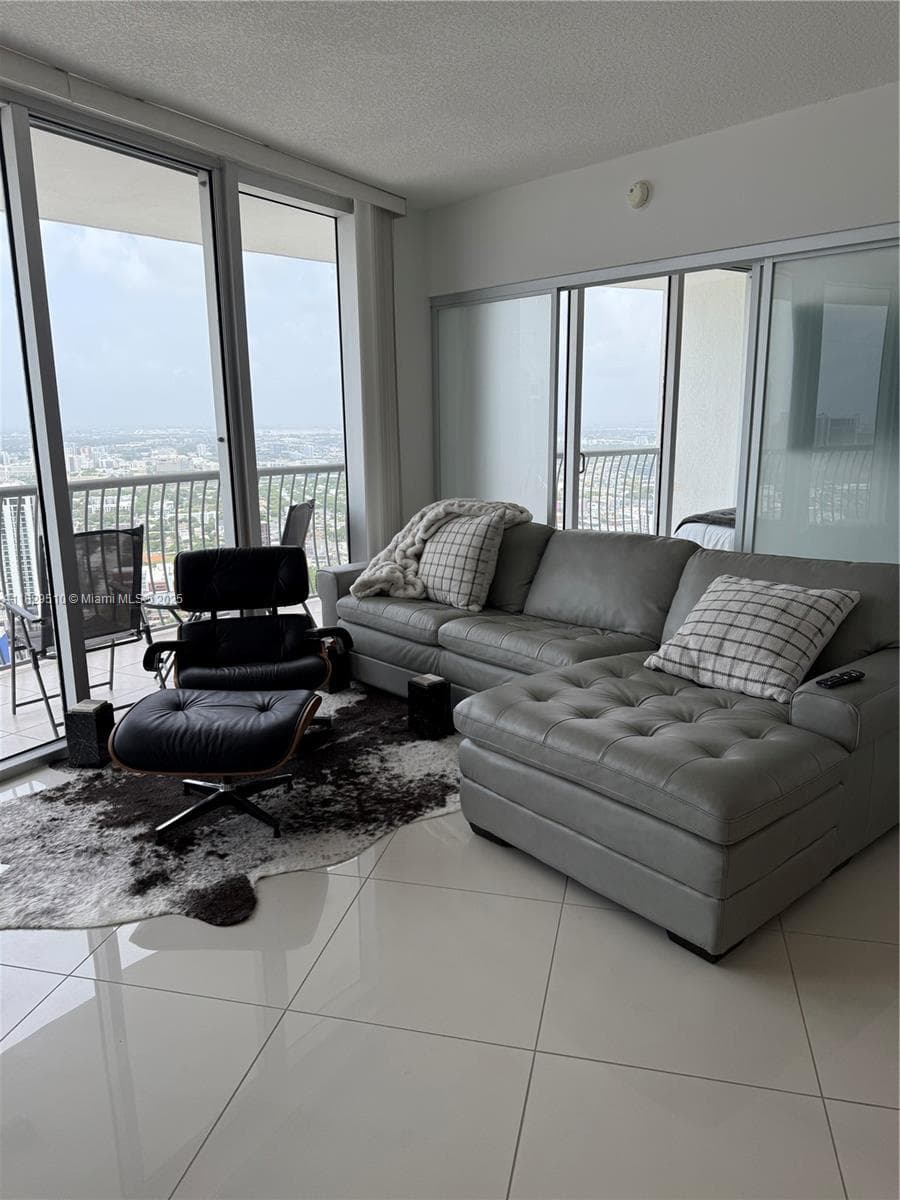 1750 N Bayshore Dr # 5114, Miami FL 33132 — 2