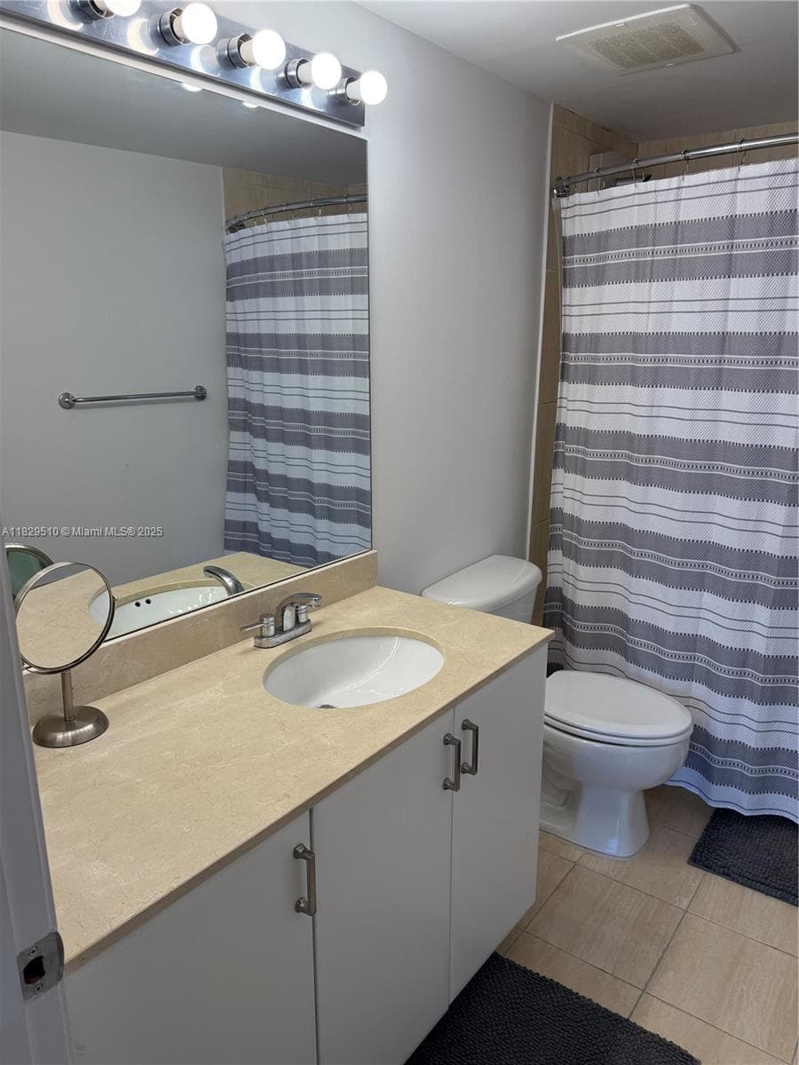 1750 N Bayshore Dr # 5114, Miami FL 33132 — 22