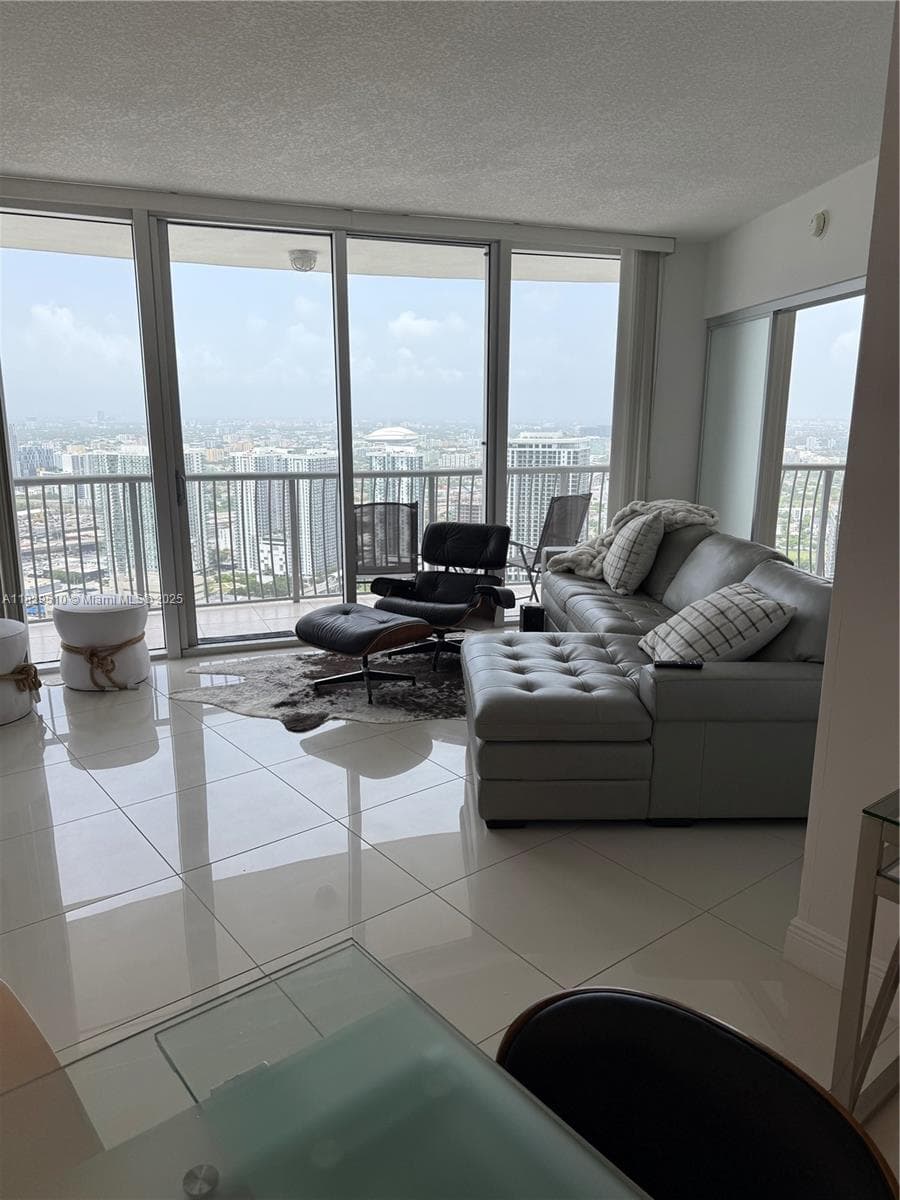 1750 N Bayshore Dr # 5114, Miami FL 33132 — 1