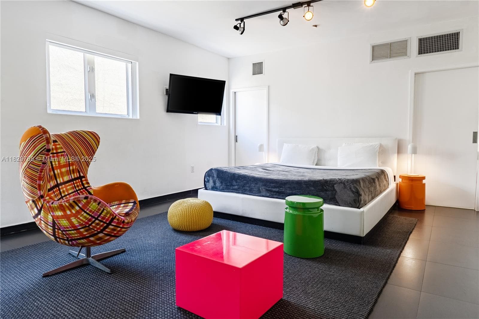 205 Collins Ave, Miami Beach FL 33139 — 31