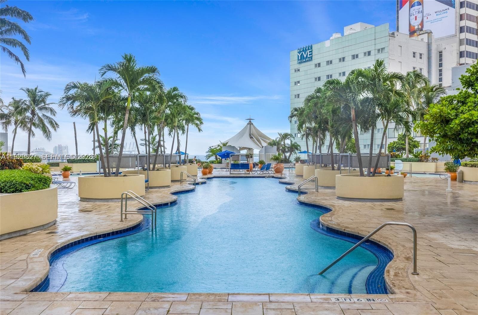 244 Biscayne Blvd # 3704, Miami FL 33132 — 27