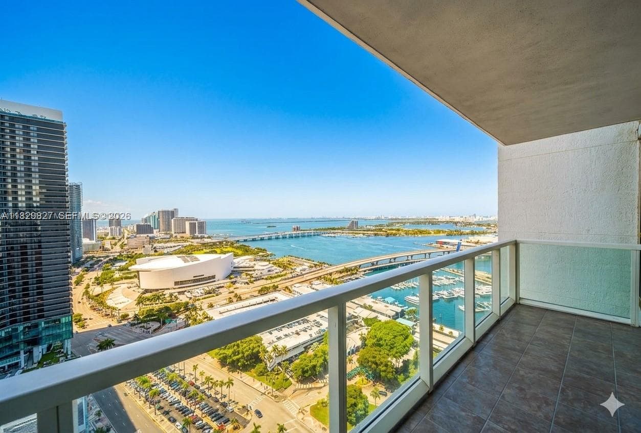 244 Biscayne Blvd # 3704, Miami FL 33132 — 2