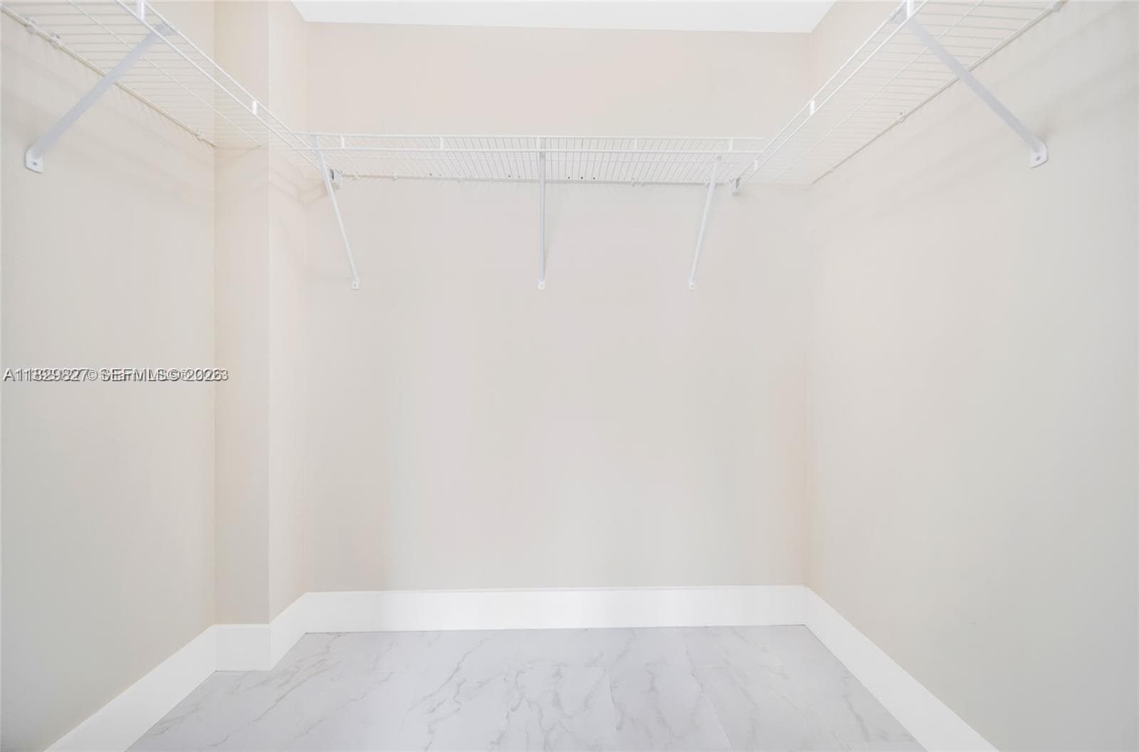 244 Biscayne Blvd # 3704, Miami FL 33132 — 17