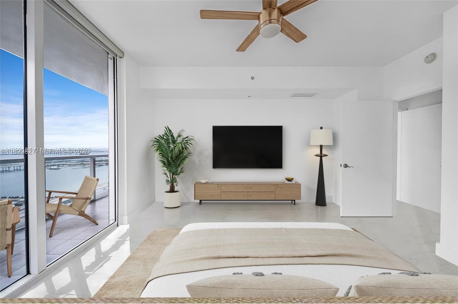 244 Biscayne Blvd # 3704, Miami FL 33132 — 3