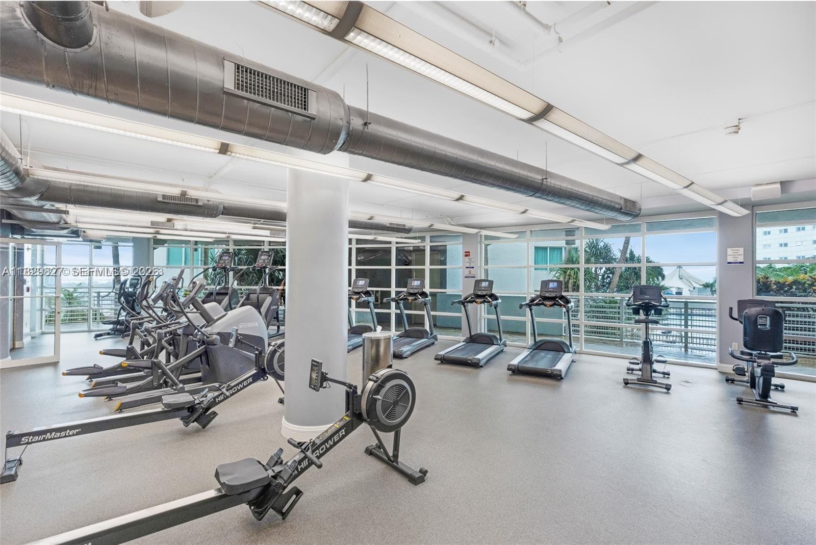 244 Biscayne Blvd # 3704, Miami FL 33132 — 32