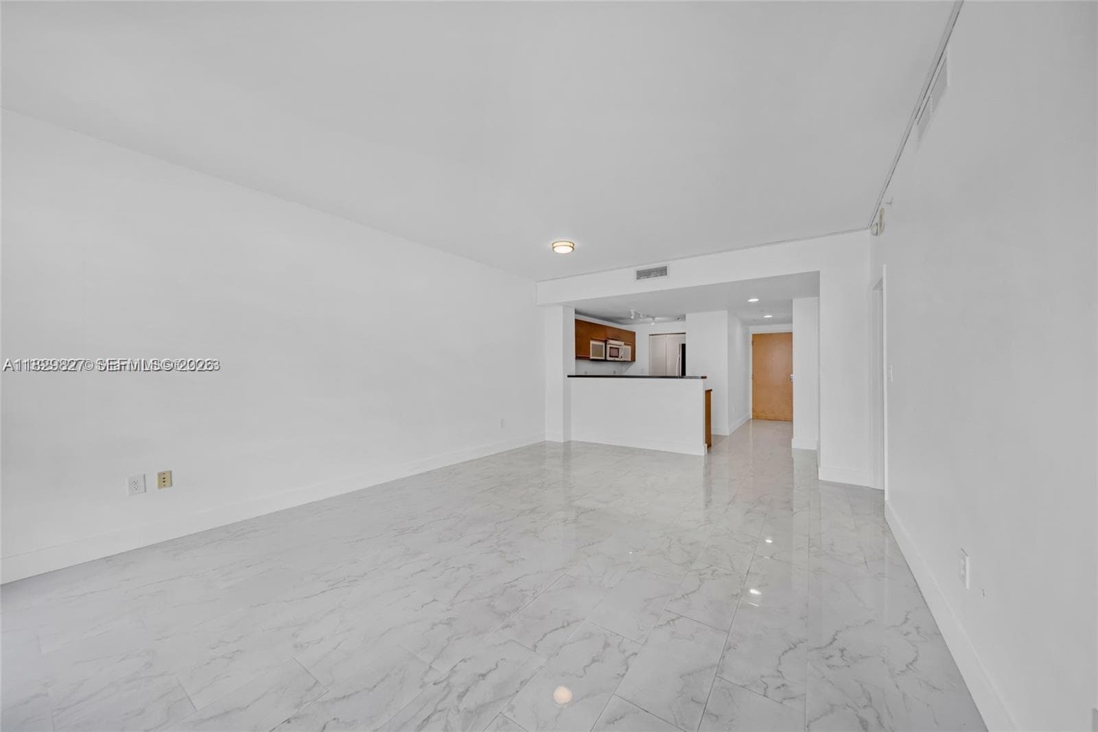 244 Biscayne Blvd # 3704, Miami FL 33132 — 9