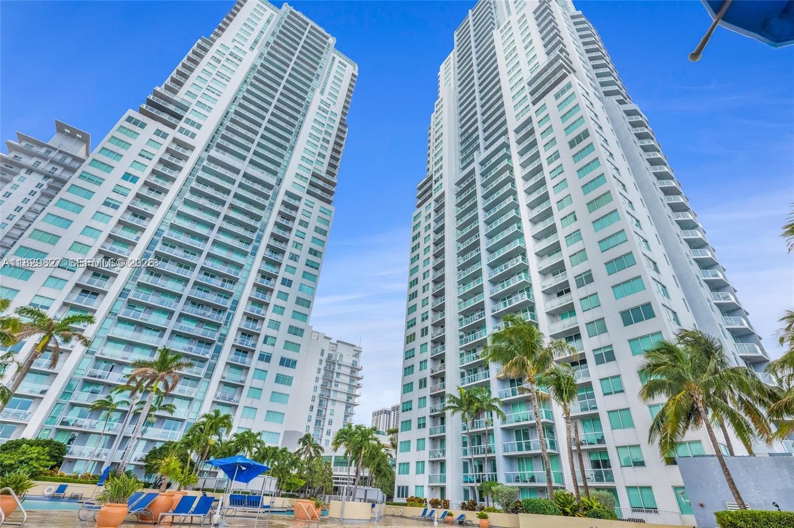 244 Biscayne Blvd # 3704, Miami FL 33132 — 33