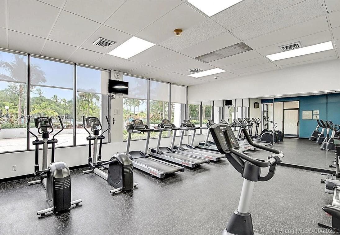 100 Bayview Dr # 1405, Sunny Isles Beach FL 33160 — 43