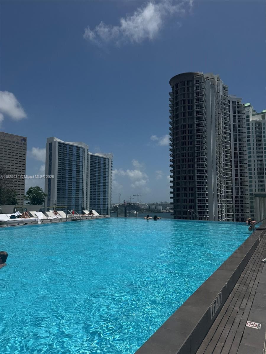 475 Brickell Ave # 4207, Miami FL 33131 — 17