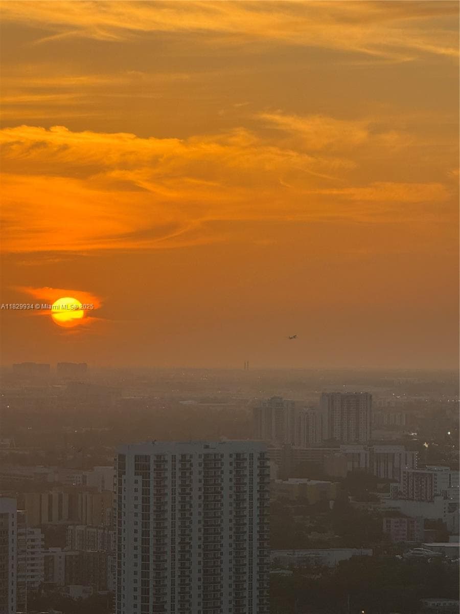 475 Brickell Ave # 4207, Miami FL 33131 — 26