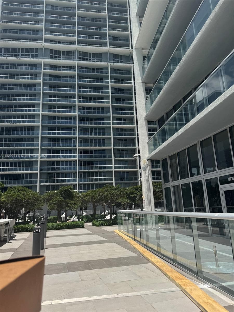 475 Brickell Ave # 4207, Miami FL 33131 — 20