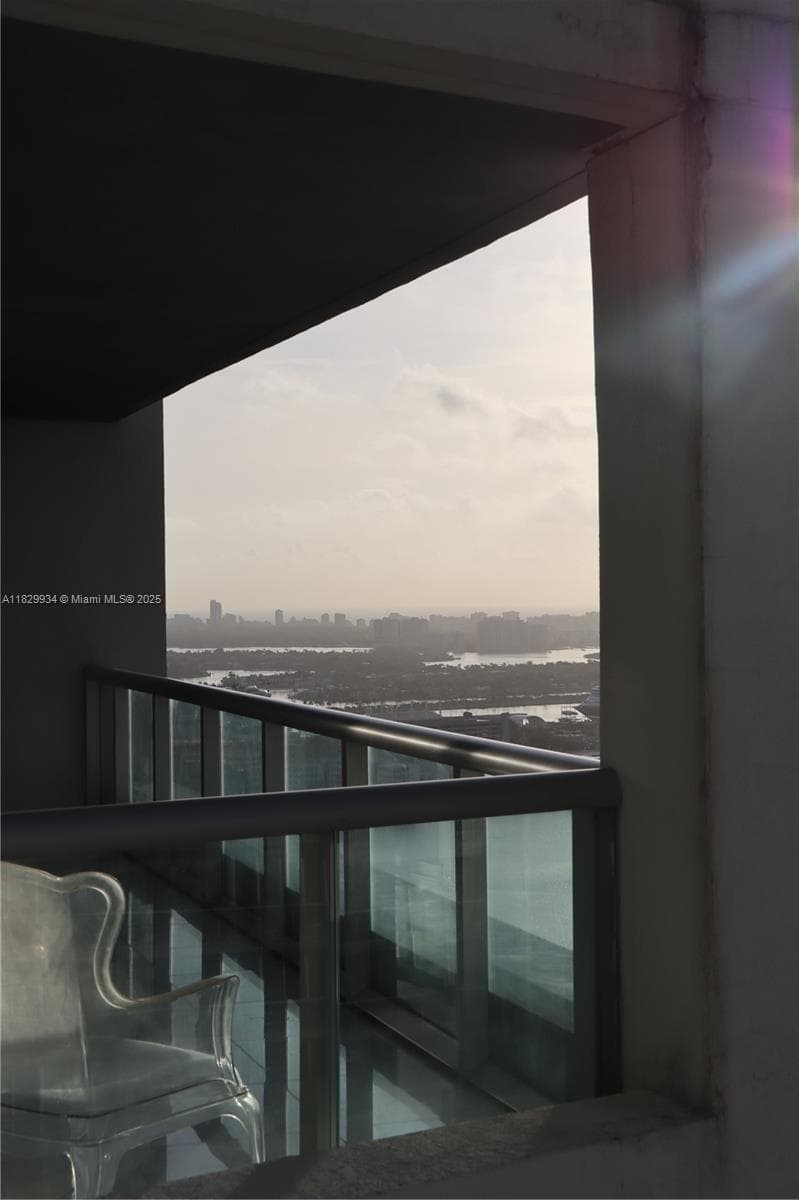 475 Brickell Ave # 4207, Miami FL 33131 — 10