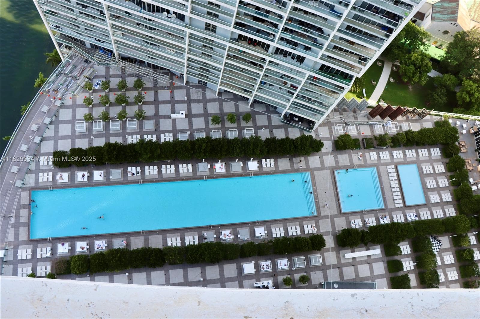 475 Brickell Ave # 4207, Miami FL 33131 — 18