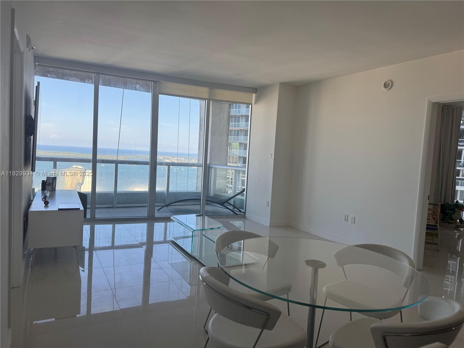 475 Brickell Ave # 4207, Miami FL 33131 — 4