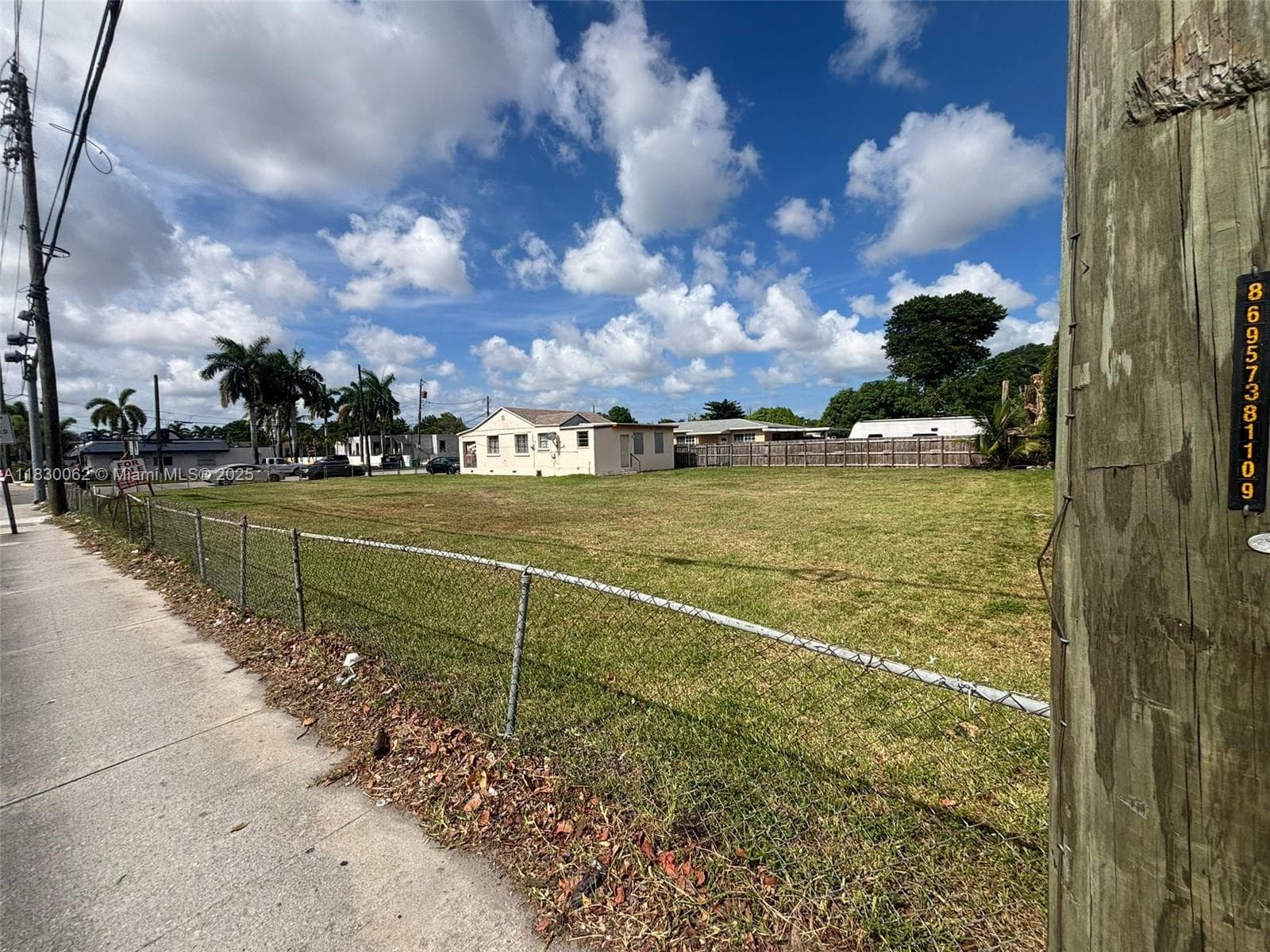 3186 NW 33rd St, Miami FL 33142 — 3