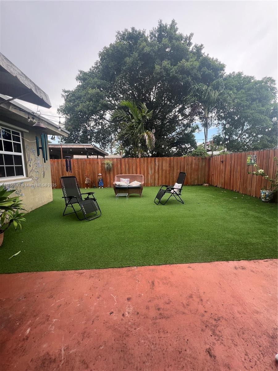 2815 SW 36th Ave, Miami FL 33133 — 23