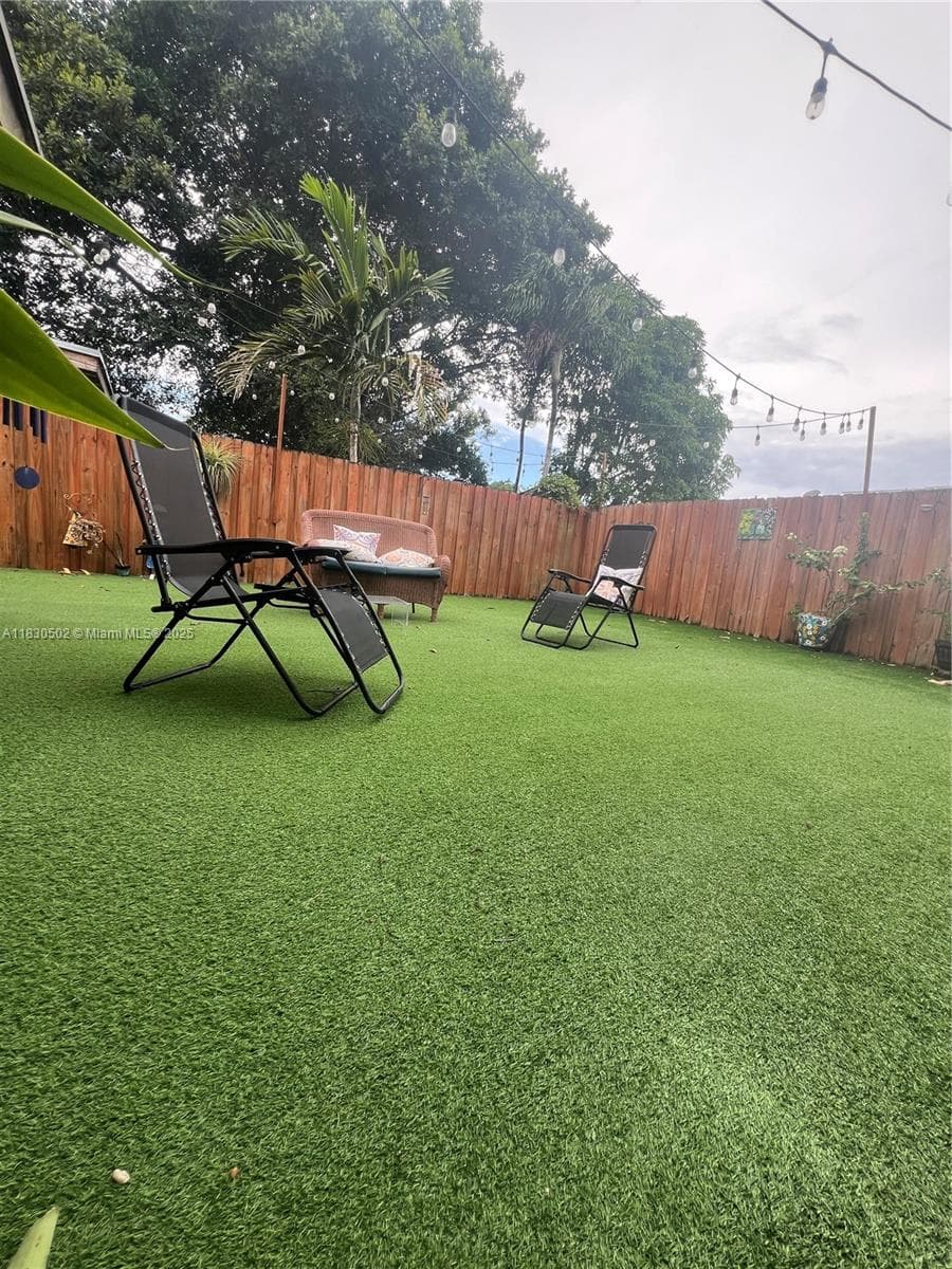 2815 SW 36th Ave, Miami FL 33133 — 22