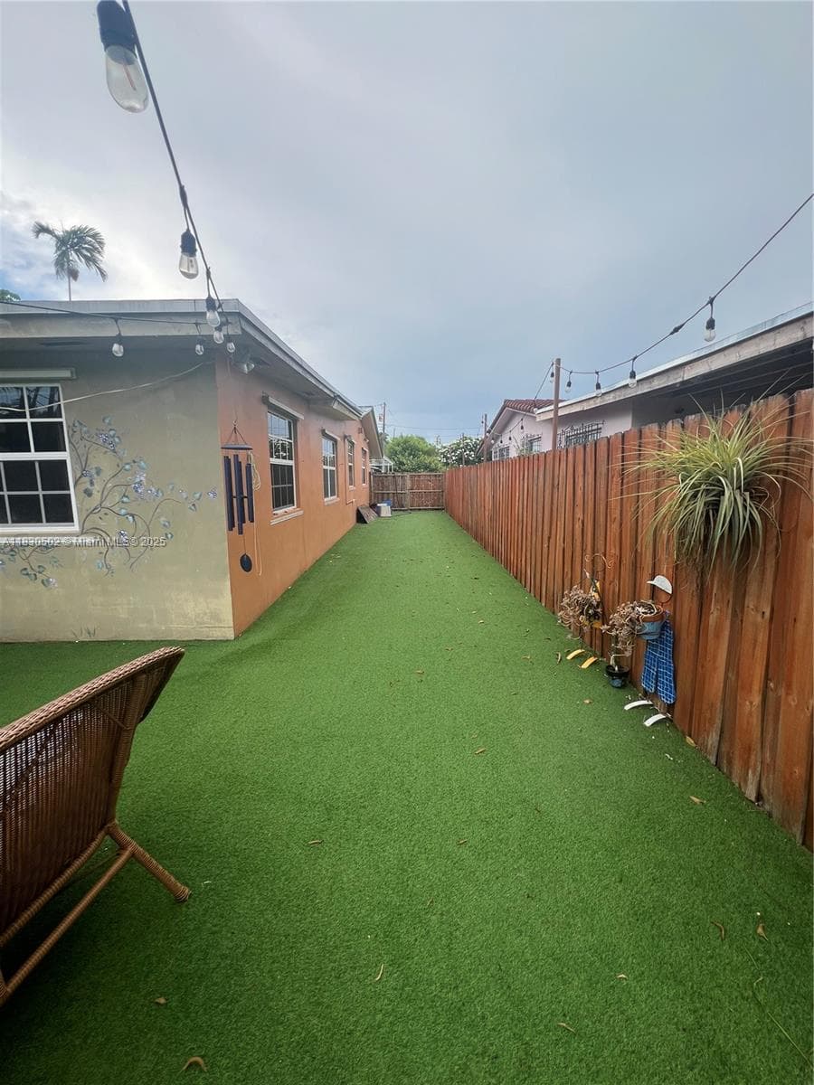 2815 SW 36th Ave, Miami FL 33133 — 24