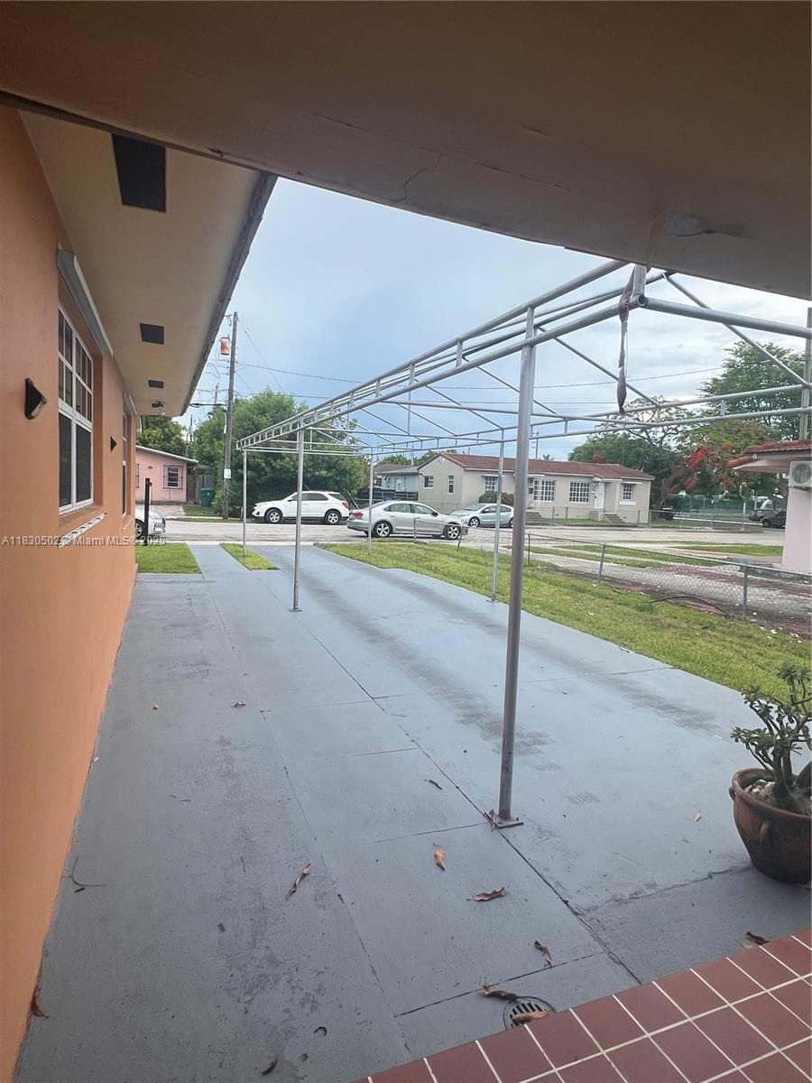 2815 SW 36th Ave, Miami FL 33133 — 4