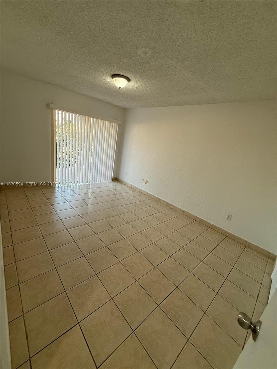 1305 W 53rd St # 406, Hialeah FL 33012 — 27