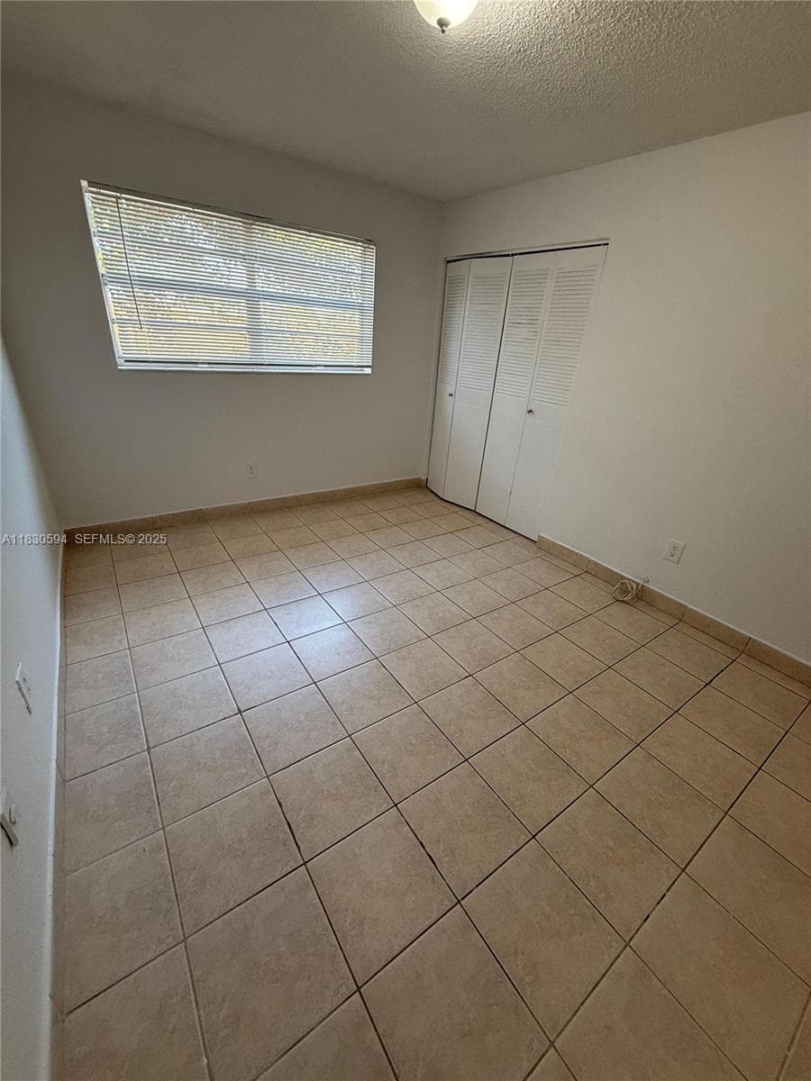 1305 W 53rd St # 406, Hialeah FL 33012 — 17