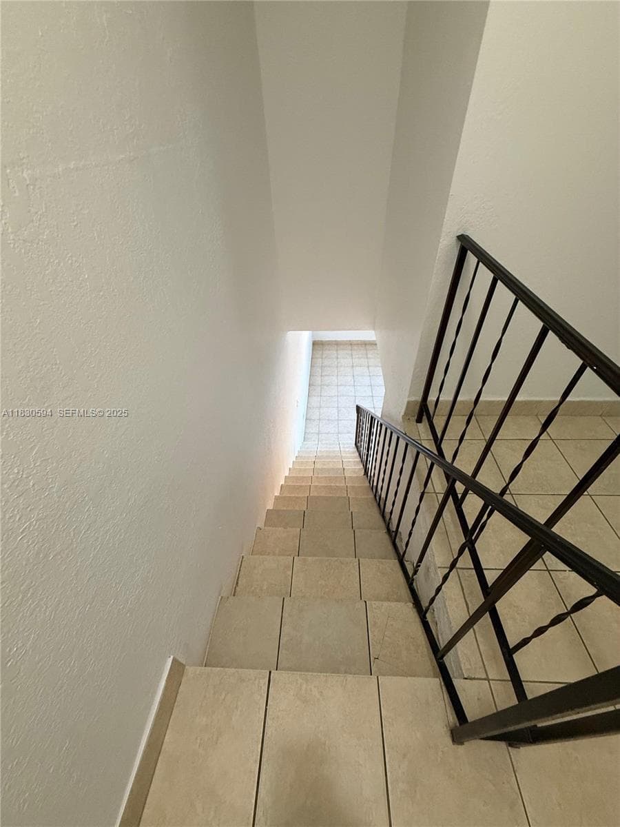 1305 W 53rd St # 406, Hialeah FL 33012 — 16