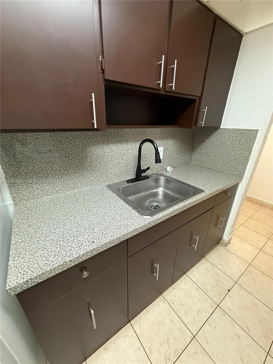 1305 W 53rd St # 406, Hialeah FL 33012 — 12